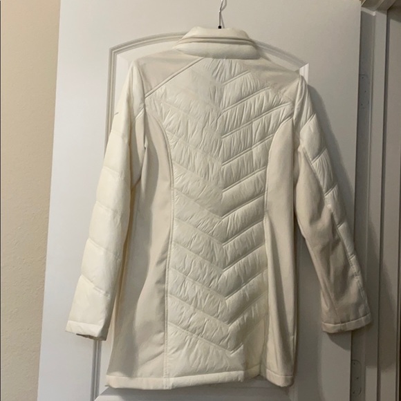 Guess Coat size small - Picture 10 of 10